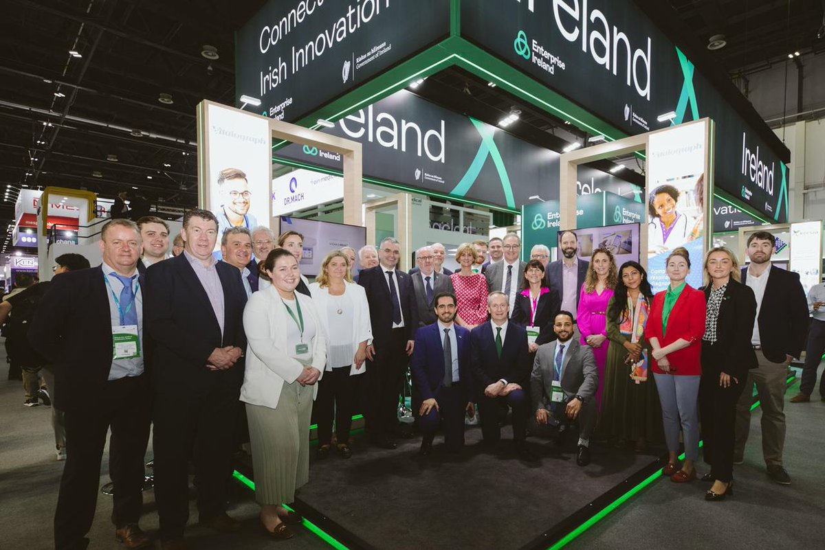 Entirl's tweet image. As part of the Trade Mission to Dubai, Minister @daracalleary visited Ireland’s national pavilion at @Arab_Health and engaged with Irish companies showcasing their innovative products and services.