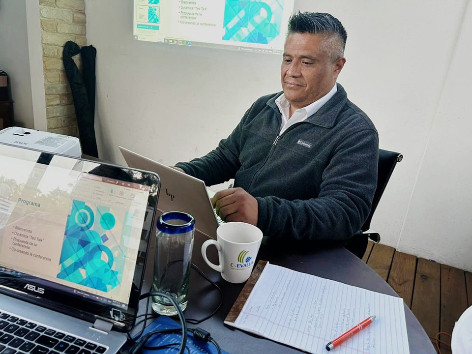 Acevalmx's tweet photo. #AccionesImportantes
La firma del Convenio de Colaboración entre ACEVAL y el Colegio de Sonora @ColSonora y la firma del  Convenio de Colaboración con el @IAPTabasco en el marco de la reunión del Comité Ejecutivo en CDMX

#10años #ACEVAL #FortaleciendoLaEvaluación https://t.co/6ZqO1VwerL