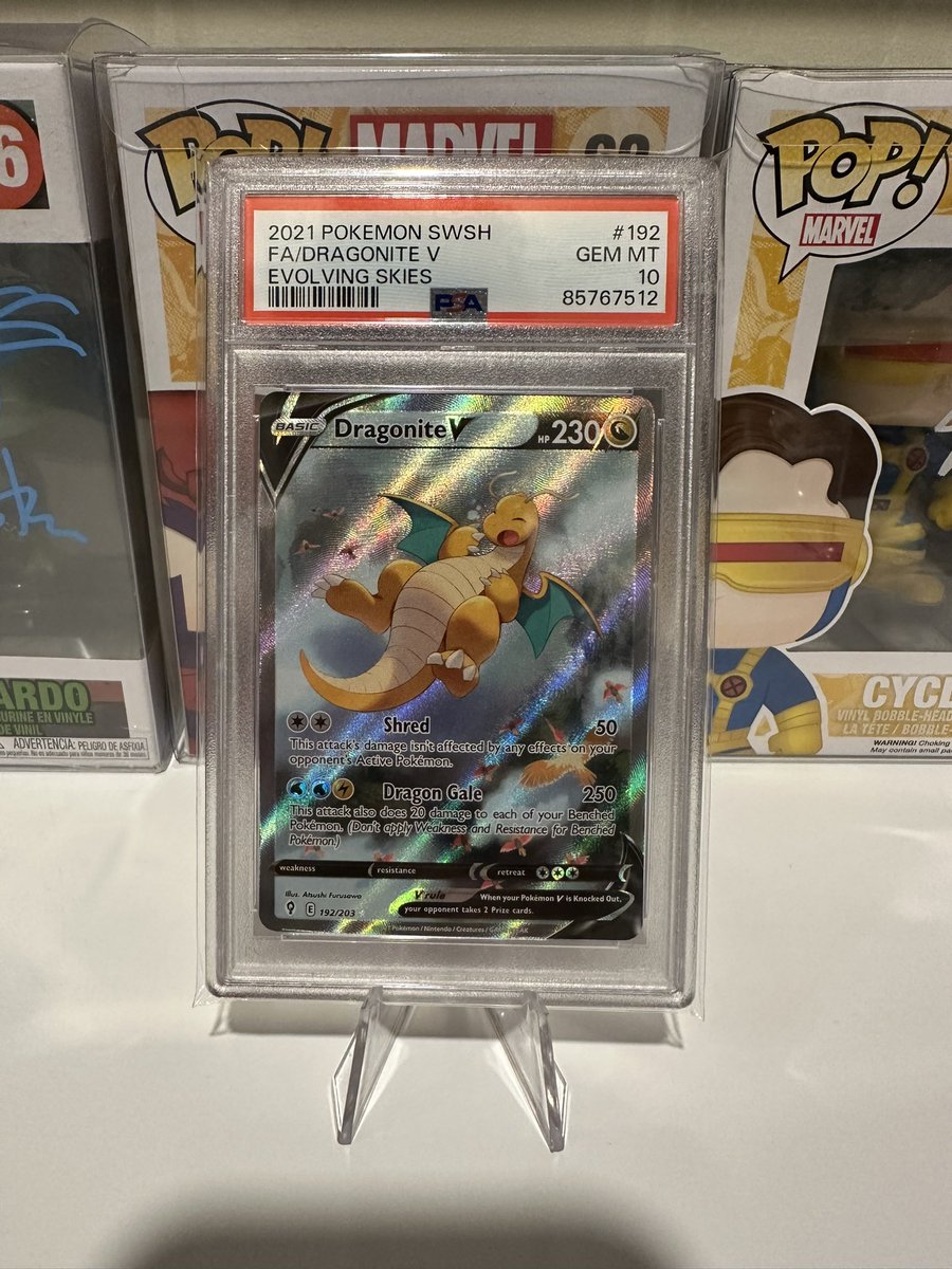 Currdonius's tweet image. Good guidance shoutout! @FTC_HOBBY sold me the #dragonite and @justinhuang1357 sold me the red/blue and charmander #masterball. Thank you guys!