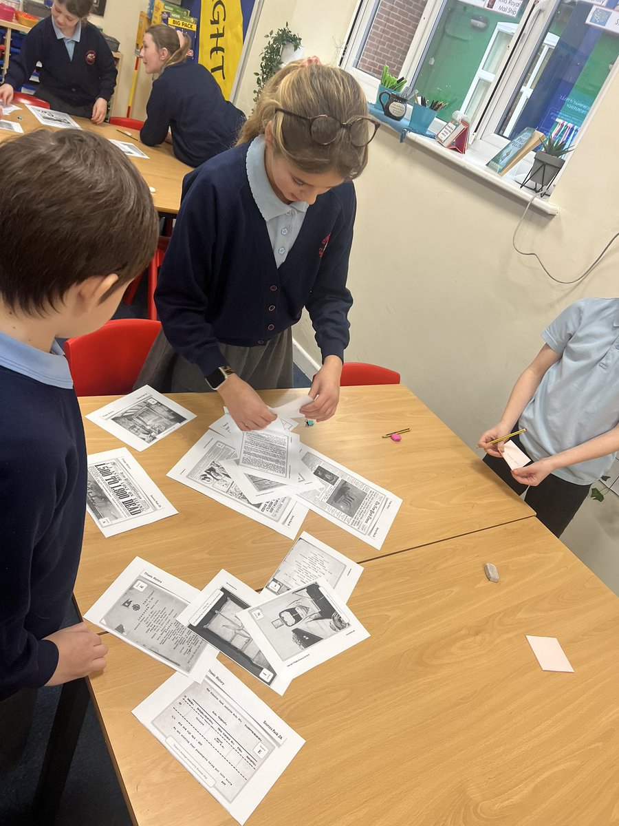 MissERowbottom's tweet photo. For the past two weeks Class 3 have been investigating different sources of information about the Titanic. For this task we questioned whether we thought a source was reliable or not. #historydetectives @Sturtonhead https://t.co/i4OG1pdfXk