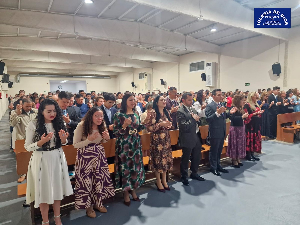 IDMJIoficial's tweet photo. 🇪🇸 Fotos: Visita Hermano Andrés Carrillo a la Iglesia de Mallorca, Islas Baleares, España - 25 y 26 de enero 2024
https://t.co/Cs22pmL3Pi

Los días jueves 25 y viernes 26 de enero de 2024, el Hermano Andrés Carrillo, supervisor internacional de la Iglesia, y su esposa, la Hermana Patricia Ocaña, visitaron la Iglesia en Mallorca, Islas Baleares, España, también asistieron creyentes de Menorca, Manacor y Alcudia, con aproximadamente unos 700 creyentes durante el culto.