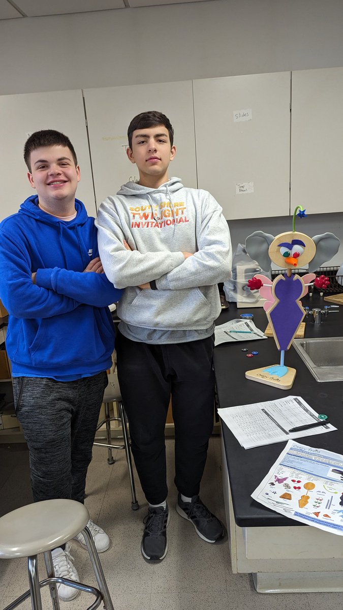 MrMaguireHJSHS's tweet photo. Biology student are using #CrazyCreature models to explore heredity, genes, and probability! #Proudparents #Richard #SirBronny #Felicity https://t.co/mQvWG5Ytjo
