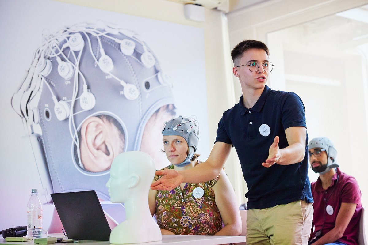 🧠 Join us in Barcelona for an exciting 30m #EEG  experiment on Feb 1st, 2nd, or 5th! This collab between our <a href="/starlabdf2/">Starlab</a> team and <a href="/areyoumemorable/">Carmen Simon</a> from <a href="/corpv/">Corporate Visions</a> will explore how content impacts attention, memory, and more. 

🎫 Secure your spot here: calendly.com/carmen-neurosc…