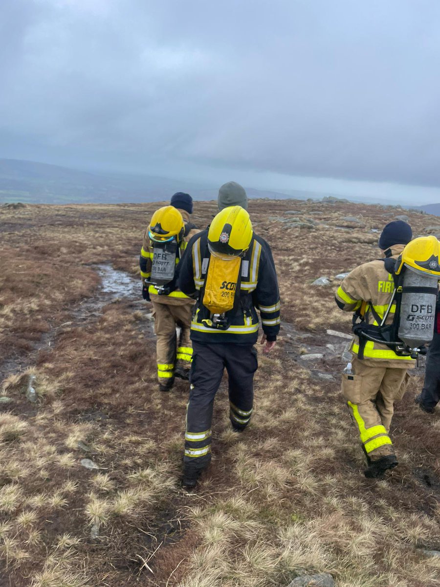 Last Saturday, two of our firefighters along with a group from Dublin Fire Brigade climbed Lugnaquilla in full fire gear and BA sets. So far they’ve raised over €4000 for Oscars Kids Charity. Well done to everyone involved👏 idonate.ie/fundraiser/Dub…