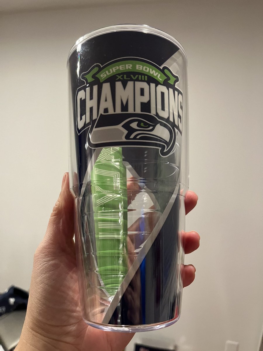 barbaracho's tweet photo. So happy and impressed with @TervisTumbler service and warranty! They sent me a new tumbler after the seal on my fave tumbler broke. https://t.co/LtwbWqpnFV