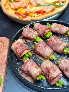 ryhoehoe's tweet image. ##This is a restaurant that I always eat with my friends. My hobby is to eat instead. You can tell by looking at the pictures of the beautifully made beef, haha.