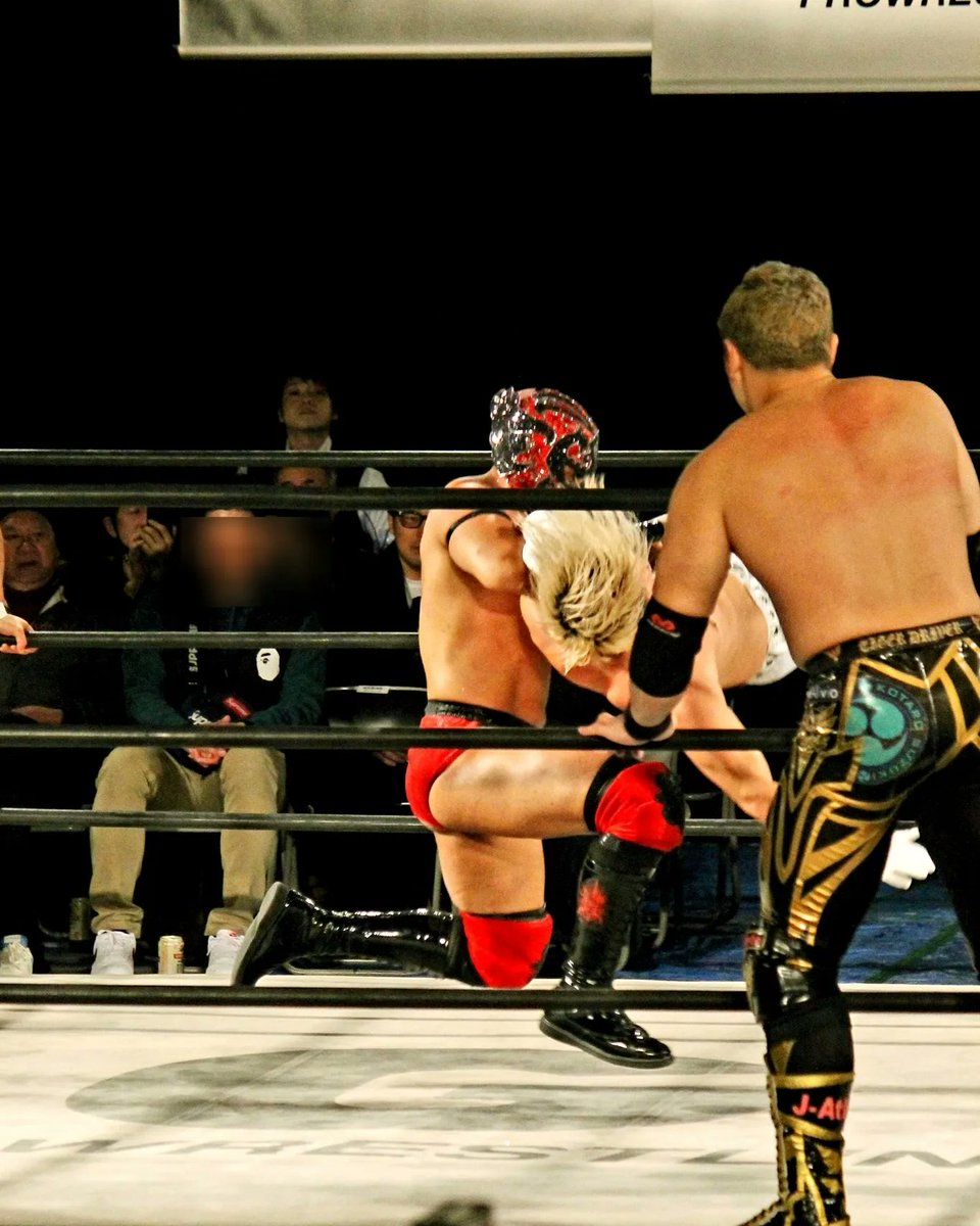 WrestlerAzteca's tweet photo. 🔥Broken back sequence🔥
🇲🇽vs🇯🇵
@BigluchaMx
@LIDET_ENT
#professionalwrestler🏅 
#mexicanwrestler🇲🇽
#Blackgeneration🔥 
#BLACKGENERATIONINTERNATIONAL🔥
#aztecateam🔥 
#lasonrisamalditadelaluchalibre😈 
#elmonarca🤴 
#eldiamantenegro💎 https://t.co/J7mhaNIFQc