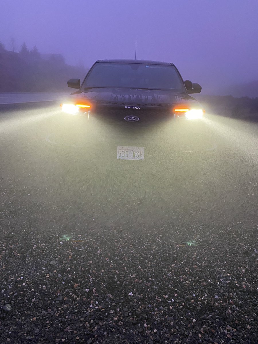WSPElProtector's tweet image. Tenemos otra mañana con frío y niebla. A que bajarle a la velocidad y aumentar la distancia de seguir el tráfico adelante para llegar a su destino seguro. 🌫️🚗📏🚙 💨           #SeguridadVial #despacito #invierno