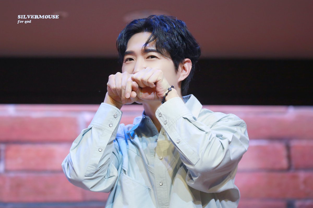 240121

비슷한데 다 조금씩 다르니까
다 올리는 넘 귀여운 덴냥
ฅ^•ﻌ•^ฅ

#god #지오디 #안데니