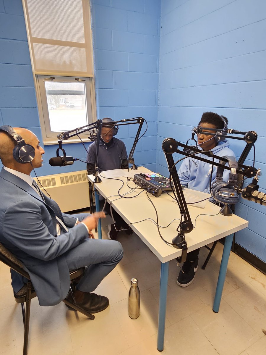 campionchamps's tweet image. Today the Superintendent of Indigenous Education, Equity and Community Relations, Mr. Fernandes, stops by for an episode of the Campion Cast. Great job, Josiah and Churchill for their awesome questions and interview!!
#equity  #grade8 #podcast #medialiteracy