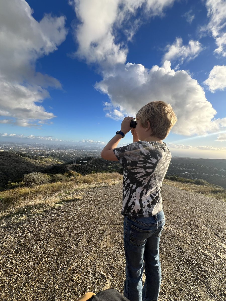 VanessaCasha's tweet image. Settling in to life in LA. Lab is a dream, working on exciting questions with the best tools. Learning/growing daily. Kiddo is thriving in school. Weather is unreal. Finding new adventures every weekend. It feels criminal to enjoy a place this much!