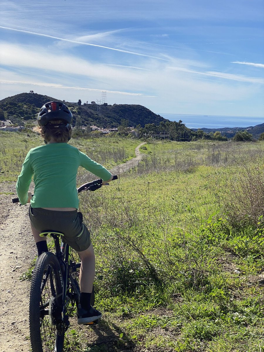 VanessaCasha's tweet image. Settling in to life in LA. Lab is a dream, working on exciting questions with the best tools. Learning/growing daily. Kiddo is thriving in school. Weather is unreal. Finding new adventures every weekend. It feels criminal to enjoy a place this much!