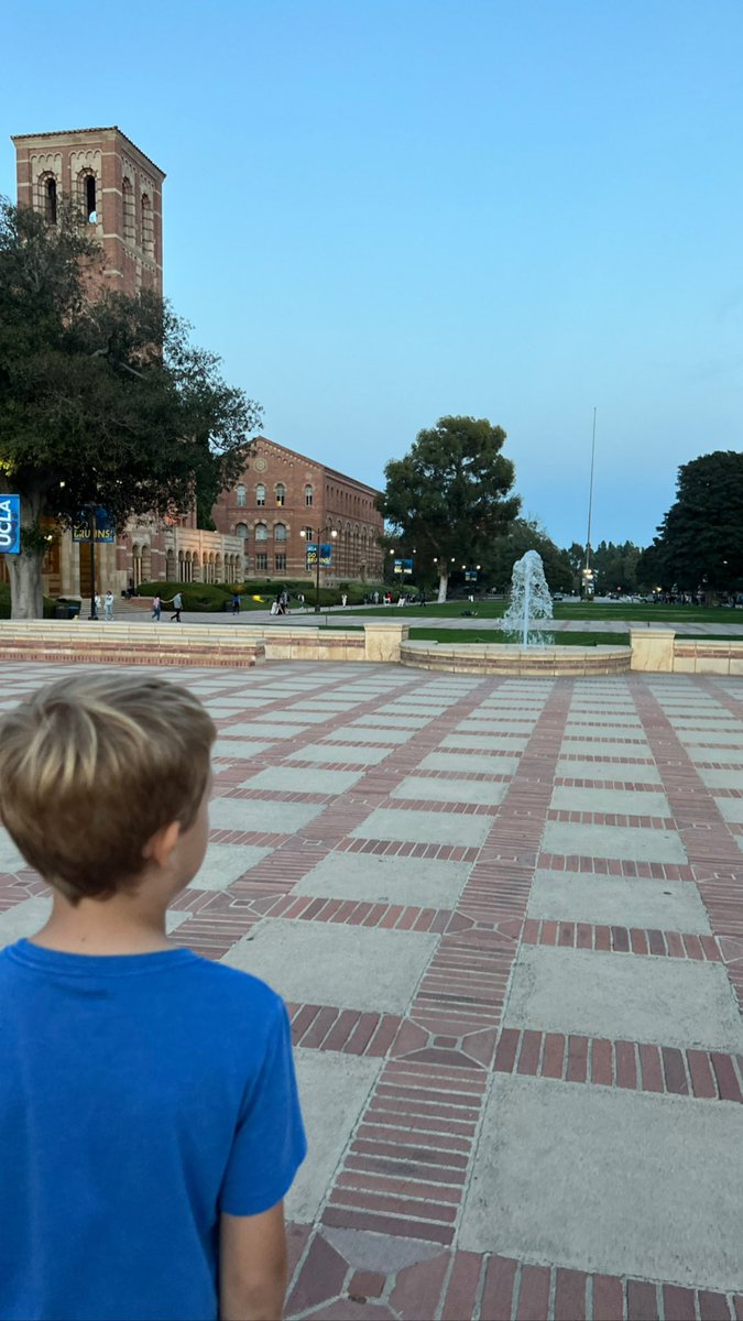 VanessaCasha's tweet image. Settling in to life in LA. Lab is a dream, working on exciting questions with the best tools. Learning/growing daily. Kiddo is thriving in school. Weather is unreal. Finding new adventures every weekend. It feels criminal to enjoy a place this much!