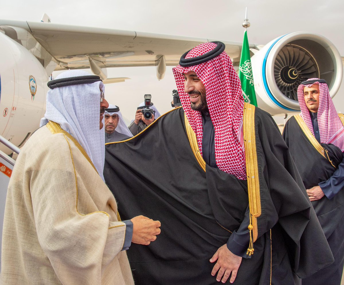 najlaie's tweet photo. يامرحبا باللي لفا عقب الاسفار
قرت عيون الدار باللي لفاها 🇸🇦🇰🇼

 #أمير_الكويت_في_المملكة https://t.co/AKvqJLYTLf