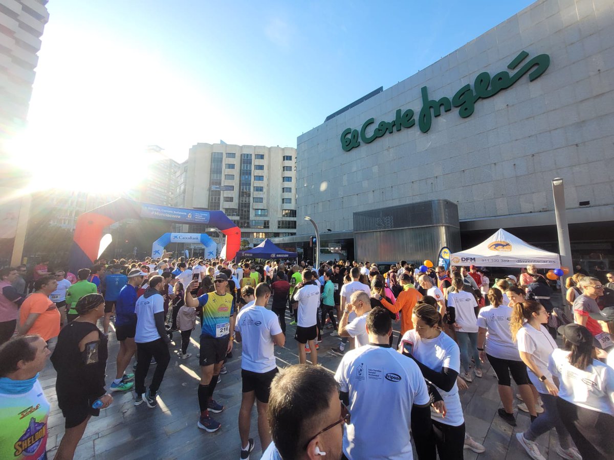 alquilerdfm's tweet photo. El pasado domingo nuestro #EquipoDFM participó en la carrera solidaria organizada por @SFRArrixaca
Tampoco pudo faltar a esta cita tan especial nuestro querido #Dufim🦘
Gracias a todos por hacerlo posible.
#Murcia #mantenemosalasfamiliascerca #carrerasolidaria #MurciaCorre https://t.co/IsVUWdSRcQ