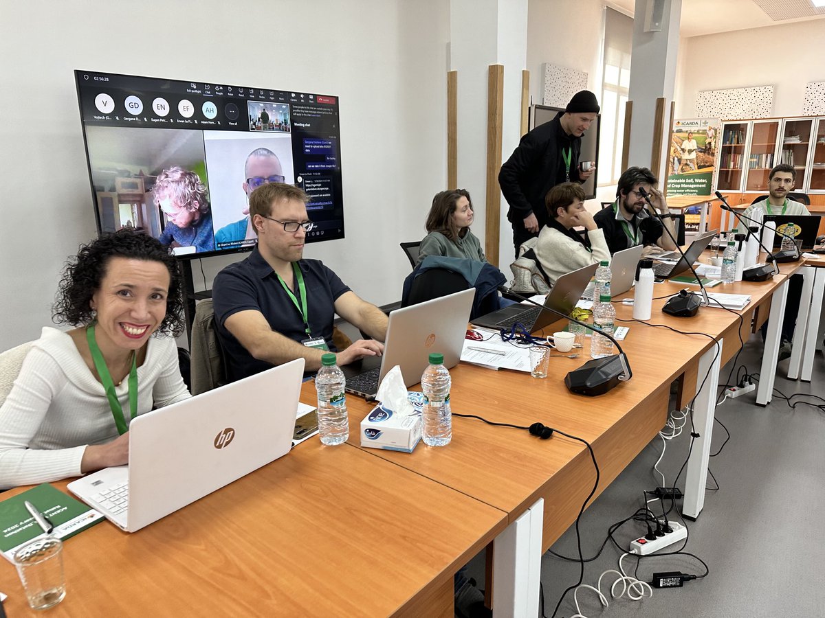 fillobax's tweet photo. Concentration to the MAX for the first day of the #AGENTproject datathon in #Rabat #Morocco preparing #Genebank data for genomic analysis ⁦@LeibnizIPK⁩ ⁦@INRAE_Intl⁩ ⁦@CropTrust⁩ ⁦@EU_Commission⁩ https://t.co/Yh4YoGiSqj