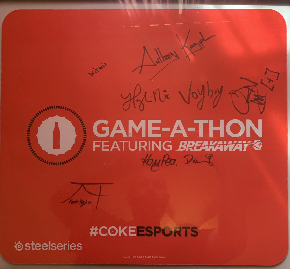 pacele86's tweet photo. So, I randomly search Goodwill’s online auction site for random stuff like “autographed”, and see what I find. Lo and behold I found a GRAIL collector piece for me, signed by the legend @CDNThe3rd   It arrived today and I couldn’t be happier! #Viewage [+] https://t.co/Jy9agkMyHV