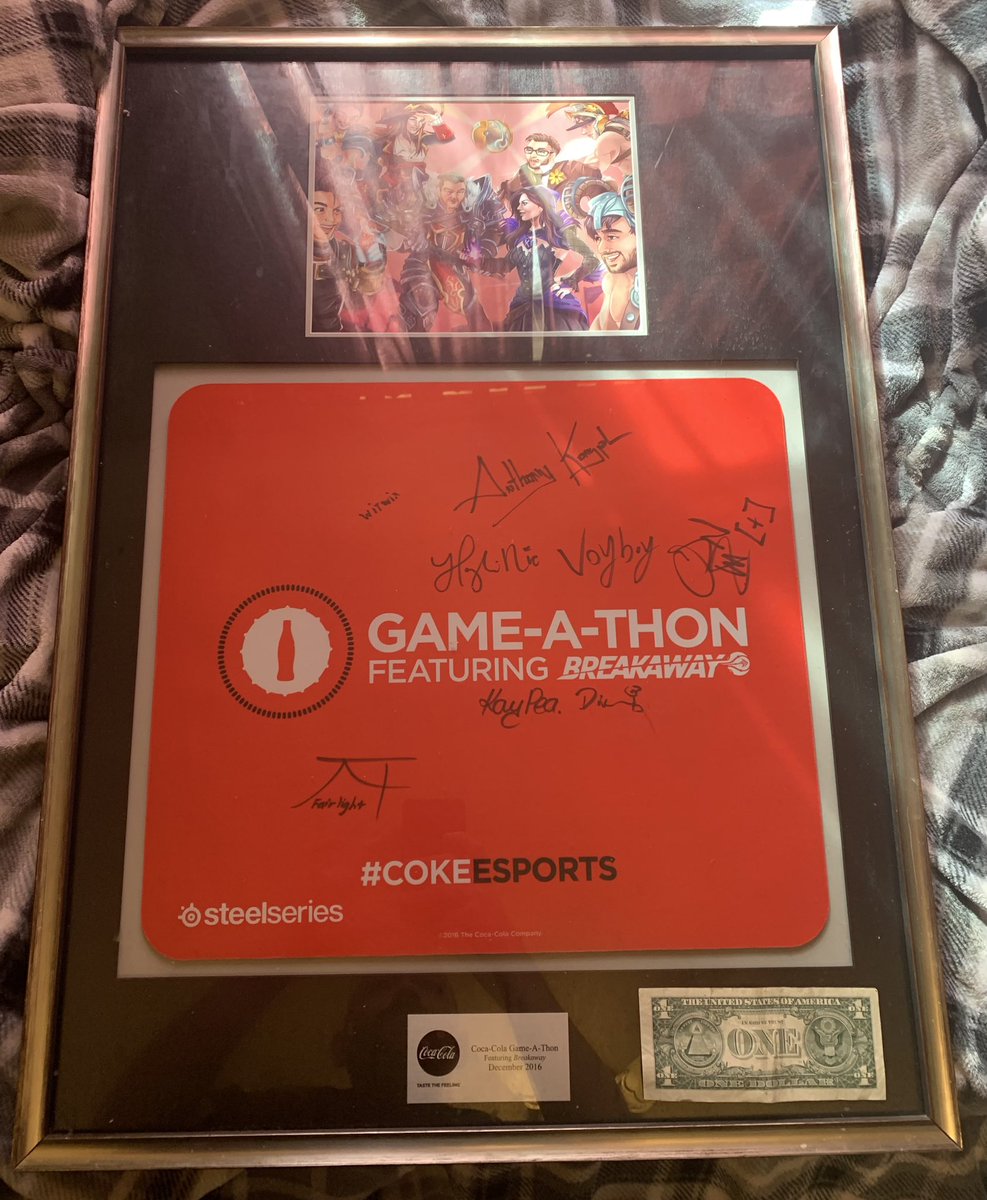 pacele86's tweet photo. So, I randomly search Goodwill’s online auction site for random stuff like “autographed”, and see what I find. Lo and behold I found a GRAIL collector piece for me, signed by the legend @CDNThe3rd   It arrived today and I couldn’t be happier! #Viewage [+] https://t.co/Jy9agkMyHV