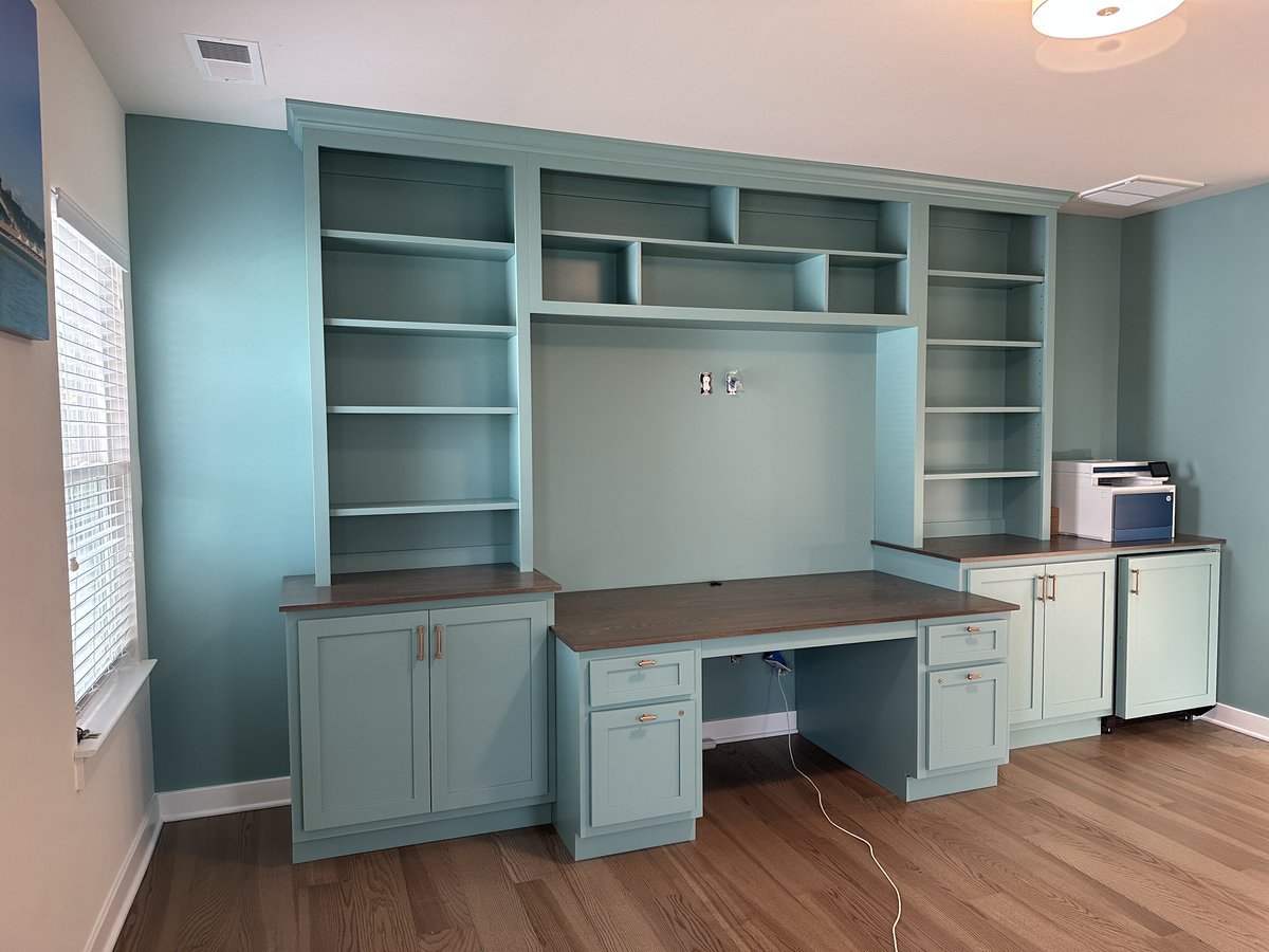 Work would be more fun in an office as beautiful as this one!

#delawarehomeowner #delawarepetowner