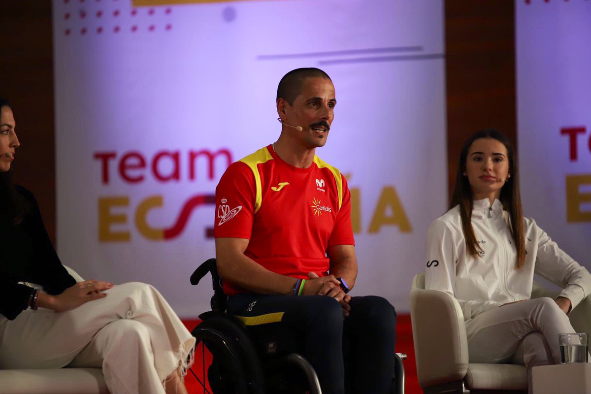 @educaciongob 🗣 @sergiohandbiker: “#TeamEspaña es un gran eslogan. La palabra ‘team’ es la visión internacional, ‘España’ nuestro idioma, y el rojo la pasión de los deportistas. Nos da identidad y la máxima energía gracias a estas ayudas que han reforzado tantísimo el deporte paralímpico”.