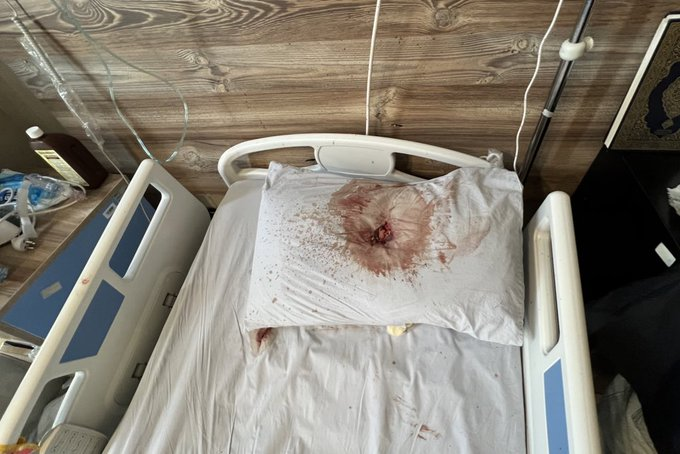 İşgalci İtrail askerleri, Gazze'de Cenin'deki Bin Sina hastanesinde bir sivili başından vurduğu görüntü.

Bunlar alçaklıktan sınır tanımayan kahhpe  çocukları