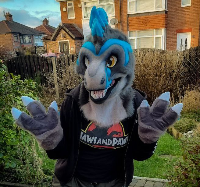 JawsNpawsUK's tweet photo. Pictures of the raptor mini partial suit that will be up for sale at @Scotiacon_Info this weekend! 👀🦖 https://t.co/mM0ucqYdUR