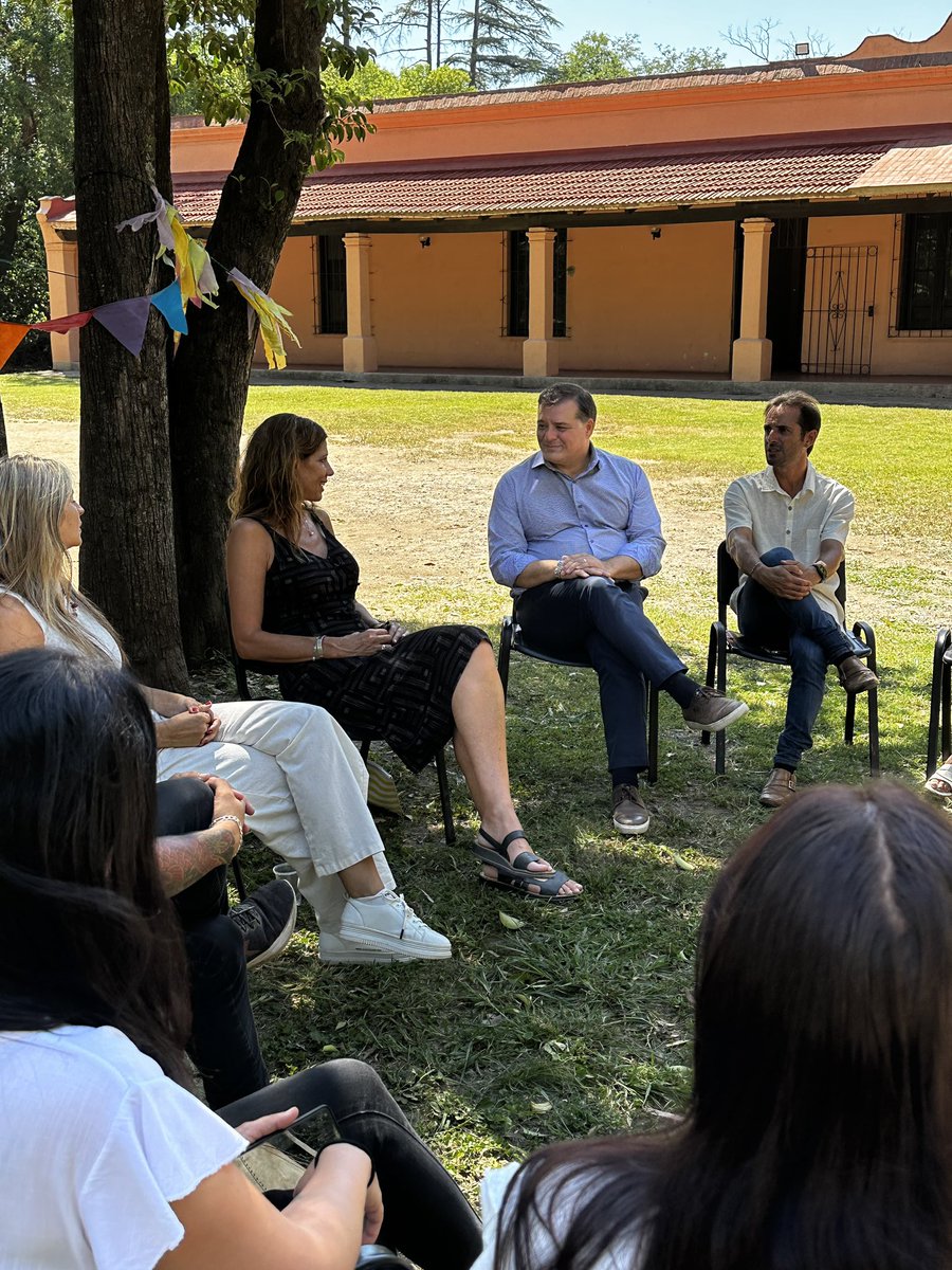 DarioCapitani's tweet photo. 📍En Mendiolaza junto a @arning_adela, intendente y @AleJavMedrano, secretario de gobierno.
La ciudad cuenta con un gran potencial natural y gastronómico que se puede fortalecer con mejoras en la conectividad, e inversiones privadas para impulsar el turismo local. 🌟 https://t.co/JsNlqdvrxD
