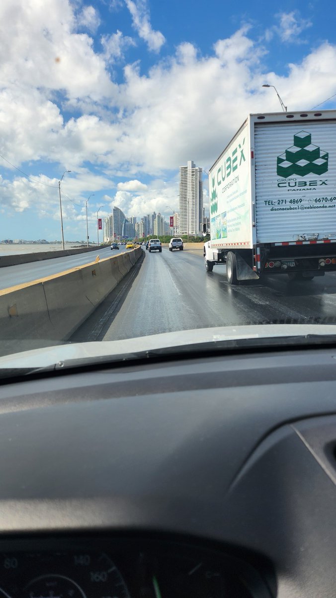 mines0703's tweet photo. @ENACorredoresPA @ATTTPanama alguna explicación de la apariencia del nuevo asfaltado en el Corredor Sur, entre Punta Pacifica y Costa del Este? Tiene aspecto resbaloso. https://t.co/o4ytJpRGCq