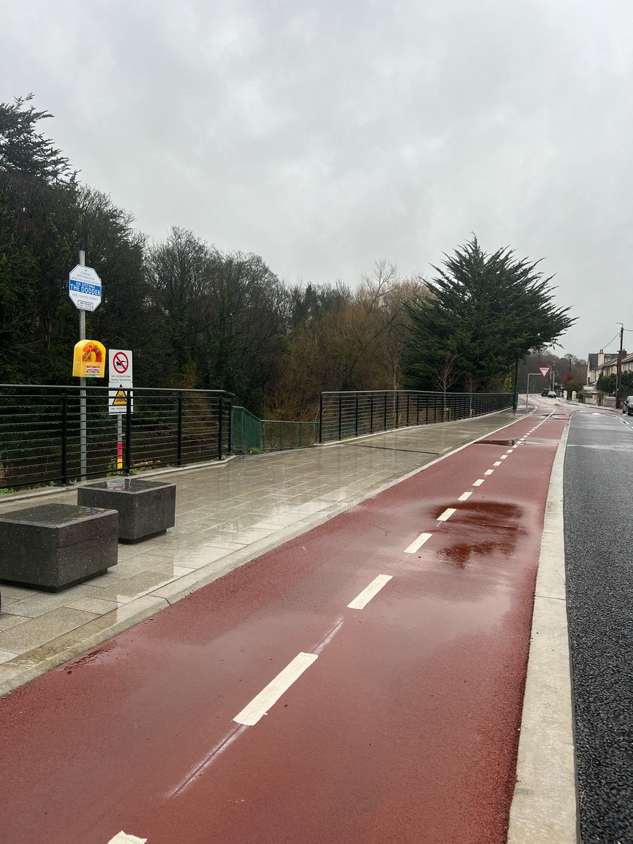 Minister <a href="/EamonRyan/">Eamon Ryan</a> joins <a href="/sdublincoco/">SDCC</a> to open Phase 4 of the Dodder Greenway

🚲This phase includes 3.8km of new pedestrian paths and 2.5km of cycling tracks.

⛰Phase 4 is a key part of the Dodder Greenway project, which will link Dublin City Centre to the Dublin Mountains.