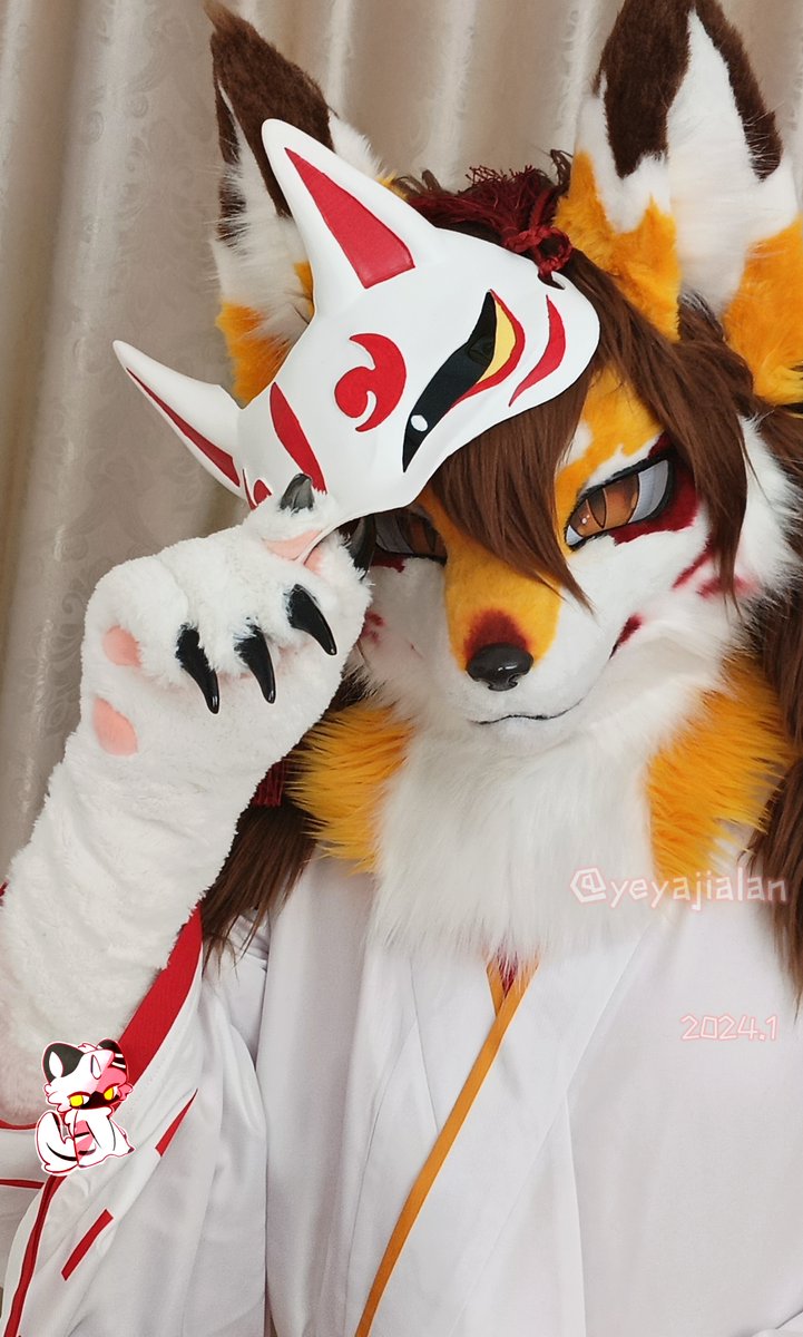 🦊🦊🦊
#fursuit #furry