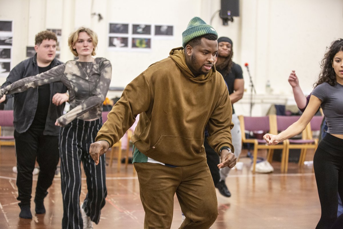 Wishing our #AMidsummerNightsDream company lots of luck for their first performance this evening ✨