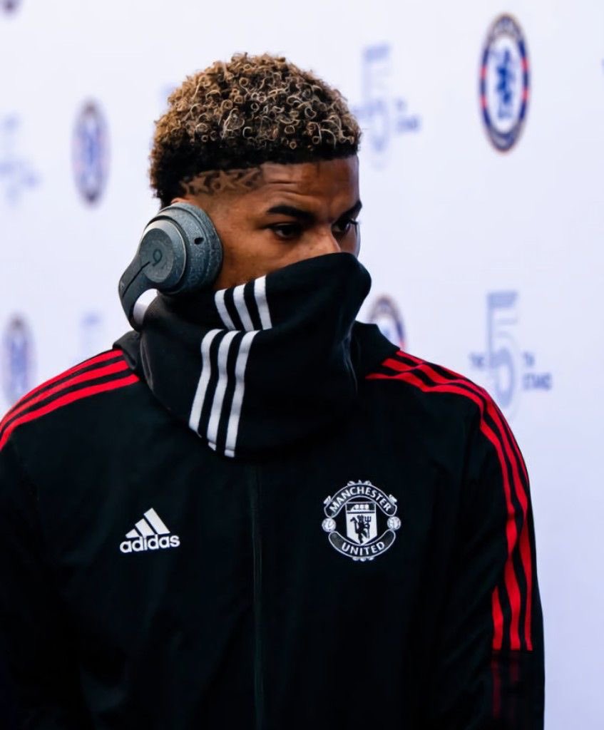 UTDNeo_'s tweet photo. 🚨JUST IN: 

An insider has told that Marcus Rashford feels he is the best player at Manchester United and he is not happy with the treatment he’s been getting from the media lately.

He also added that Rashford is not part of the group of players who believe that kobbie Mainoo should be the first name in the team. #MUFC