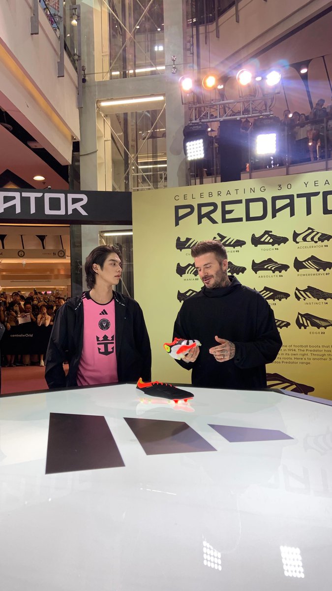 __opywpy__'s tweet photo. “Thank you for so much love Bangkok 🫶🏻❤️ @.adidasthailand @.bbrightvc���

🥺❤️‍🔥
cr. davidbeckham

adidas x Bright
#adidasPredatorxBRIGHT 
#adidasPredator
#bbrightvc https://t.co/0AkQrK1pMs