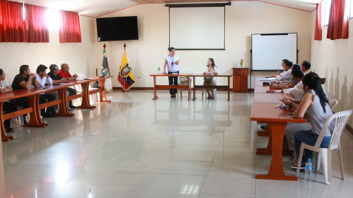 La presidenta del <a href="/ConsejoAmazonia/">Consejo de la Amazonía</a>, <a href="/Isabel_EJ/">Isabel Enrríquez J.</a>, y la secretaria técnica de la #Amazonía, <a href="/NomyVasquez/">Norma Vásquez</a>, mantuvieron una reunión de trabajo con un colectivo interesado en la creación de la universidad pública para la provincia de Morona Santiago. 1/5

#ElNuevoEcuador