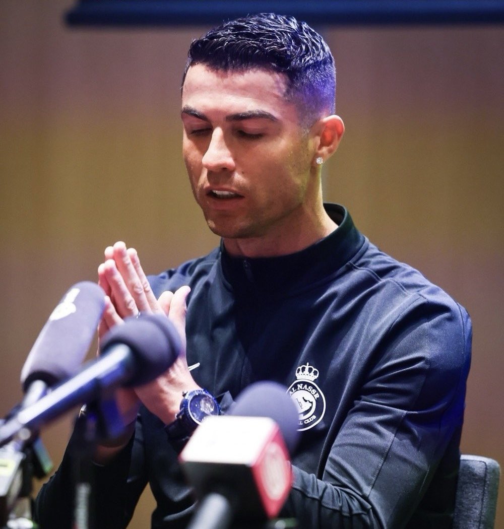 CR7xWorld's tweet photo. اللهم أهدي وأشرح صدره للإسلام ❤️ https://t.co/GOBmQBC0sQ