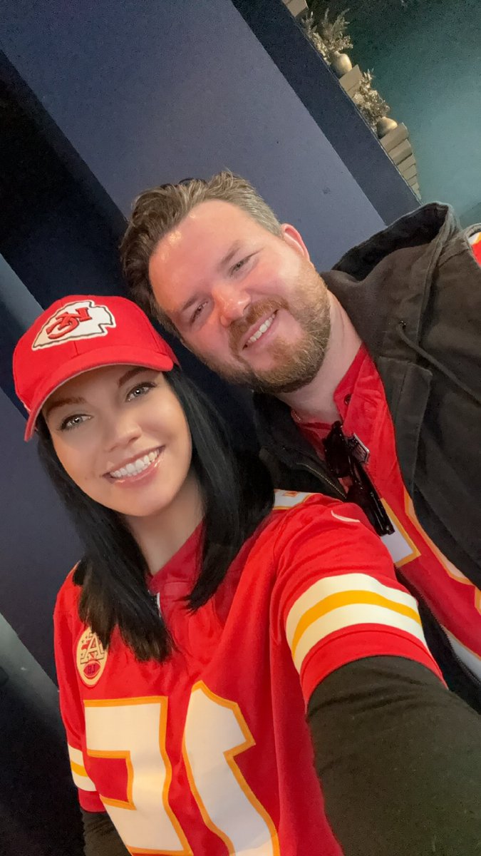 aaand GO CHIEFS! Hard to beat watching the AFC Champs win at p&amp;l with my big bro 🏈 🎉