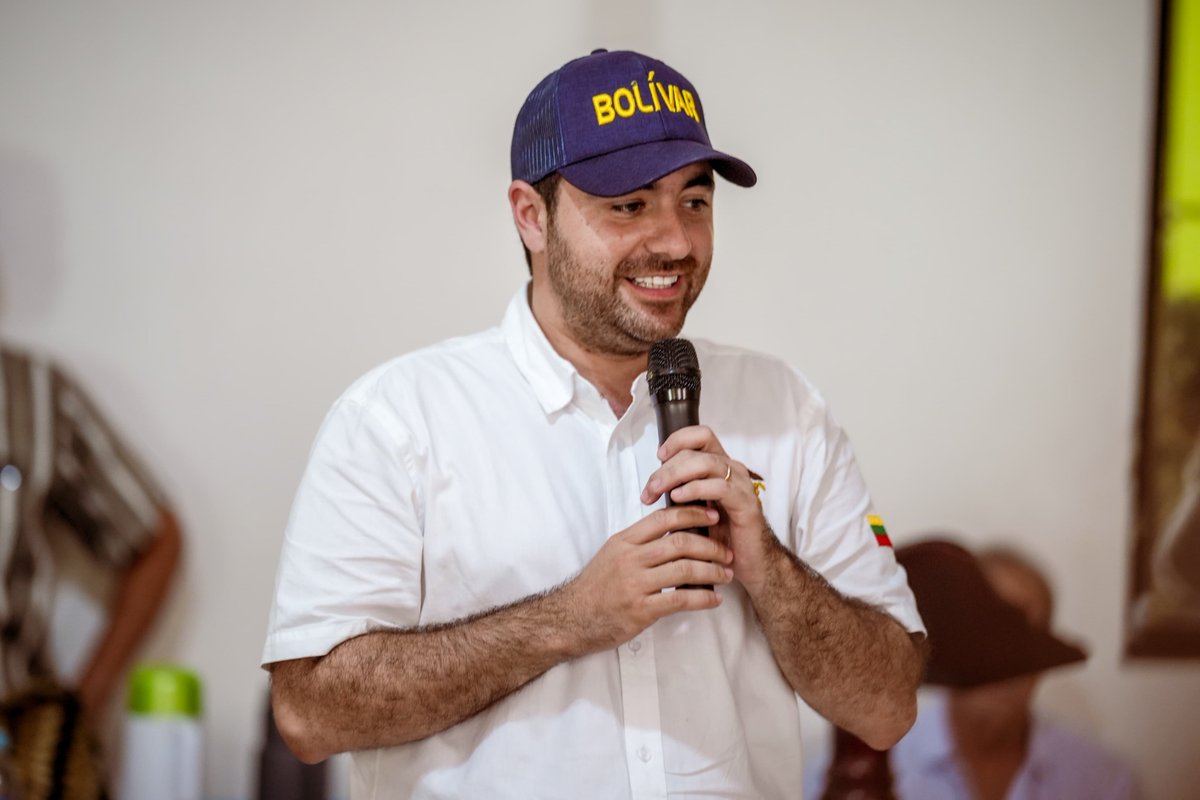 Mineducacion's tweet photo. “Gracias ministra por manifestar su compromiso con las zonas más apartadas del país porque eso permite resolver problemas históricos del departamento en materia educativa. La Normal Superior de Mompox hoy tiene doliente en el Gobierno Nacional”: @GobDeBolivar, @YamilHAranaP https://t.co/0MhRvadakl