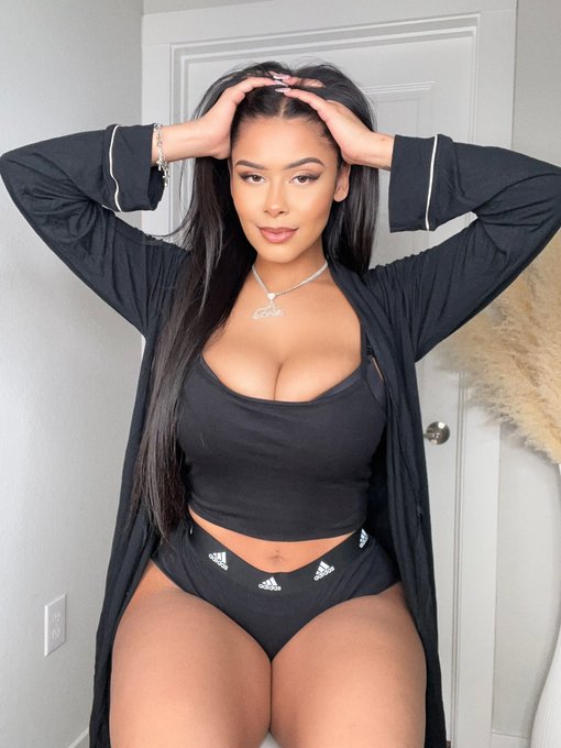 I&rsquo;m back🥰 https://t.co/X7u7dSkECs