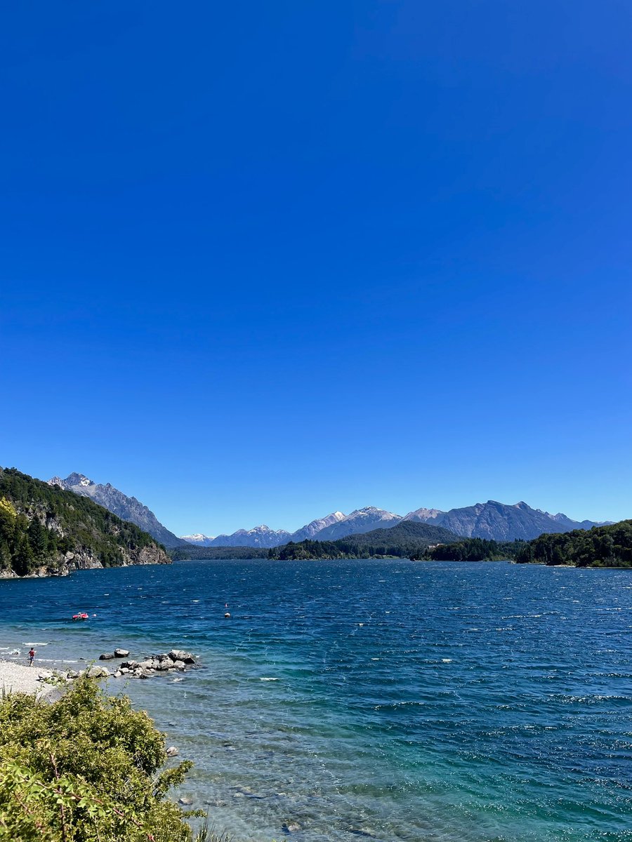 thevalusa's tweet photo. veintitrés grados centígrados en la república patagónica de san carlos de bariloche https://t.co/MH7UJGThjI