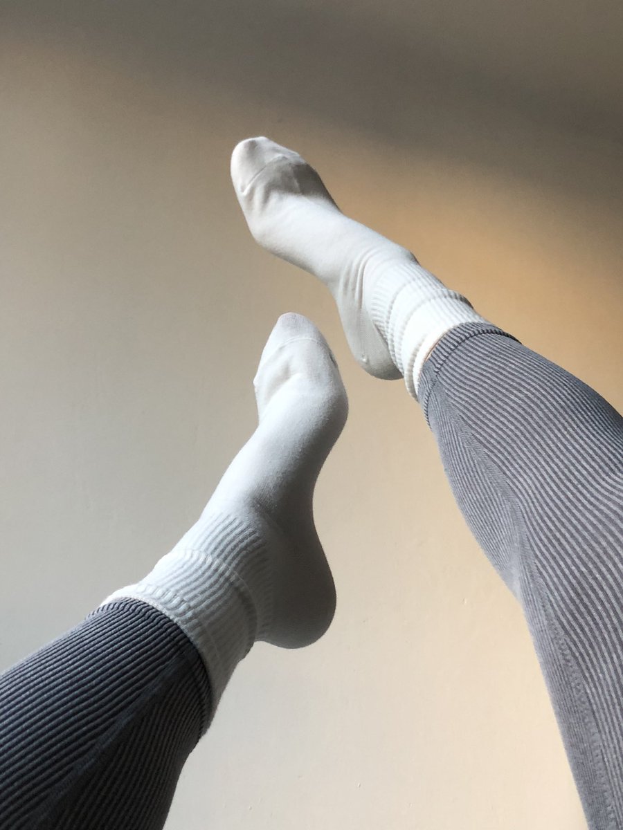 krolowafindompl's tweet photo. Dobry wieczór frajerzy 👅 jak wam dzień minął. Mi chujowo który chciałby poprawić humor królowej? 👸🏻
@rt_feet 
@Rogaczcuckold 
@PolishFootSlave 
@FindomPolish 
@PlFindom 
@mistresspromo22 
@royalfemdom1 
@RTDoms 
@biznesmenel 
@ZywyBankomat https://t.co/2UNBCXYG5E