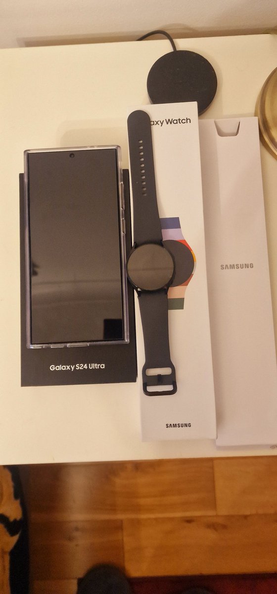 Finally arrived 😊
#GalaxyS24Ultra 
#SamsungUnpacked 
#Samsungwatch