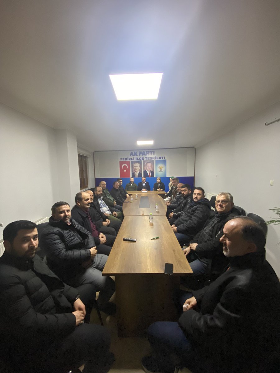 Ak_Ferizli's tweet photo. Haftalık olağan toplantımızı İlçe Başkanımız Ramazan Serhoş’un başkanlığında gerçekleştirdik. https://t.co/ocA87x7j35