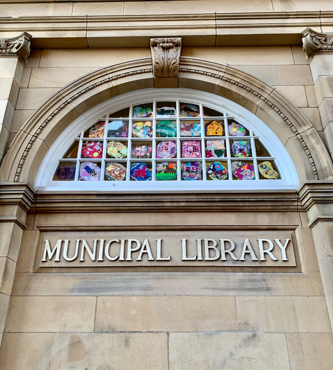 Becky Jones (@journobecky) on Twitter photo There are some terrific displays up around Leicester as part of Re/Thread: A Trail of Giant Sequins! Venues include <a href="/lcbdepot/">LCB Depot</a> <a href="/TheYTheatre/">The Y Theatre</a> <a href="/KRIIICentre/">KRIII Visitor Centre</a> and Leicester Central Library #Leicester <a href="/_ArtReach/">Art Reach 🧡</a> There are some terrific displays up around Leicester as part of Re/Thread: A Trail of Giant Sequins! Venues include <a href="/lcbdepot/">LCB Depot</a> <a href="/TheYTheatre/">The Y Theatre</a> <a href="/KRIIICentre/">KRIII Visitor Centre</a> and Leicester Central Library #Leicester <a href="/_ArtReach/">Art Reach 🧡</a>
