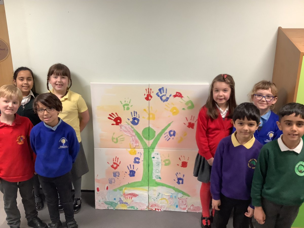 beechhillsch's tweet photo. Year 2 have had a wonderful Trust event with our artist in resident @BradfordMusic1 Mr Bullock. The four schools worked collaboratively to produce a fantastic canvas artwork in the style of Axel Scheffler. It was great to see the children begin to form new friendships #folt #art https://t.co/ldLGE4adEJ