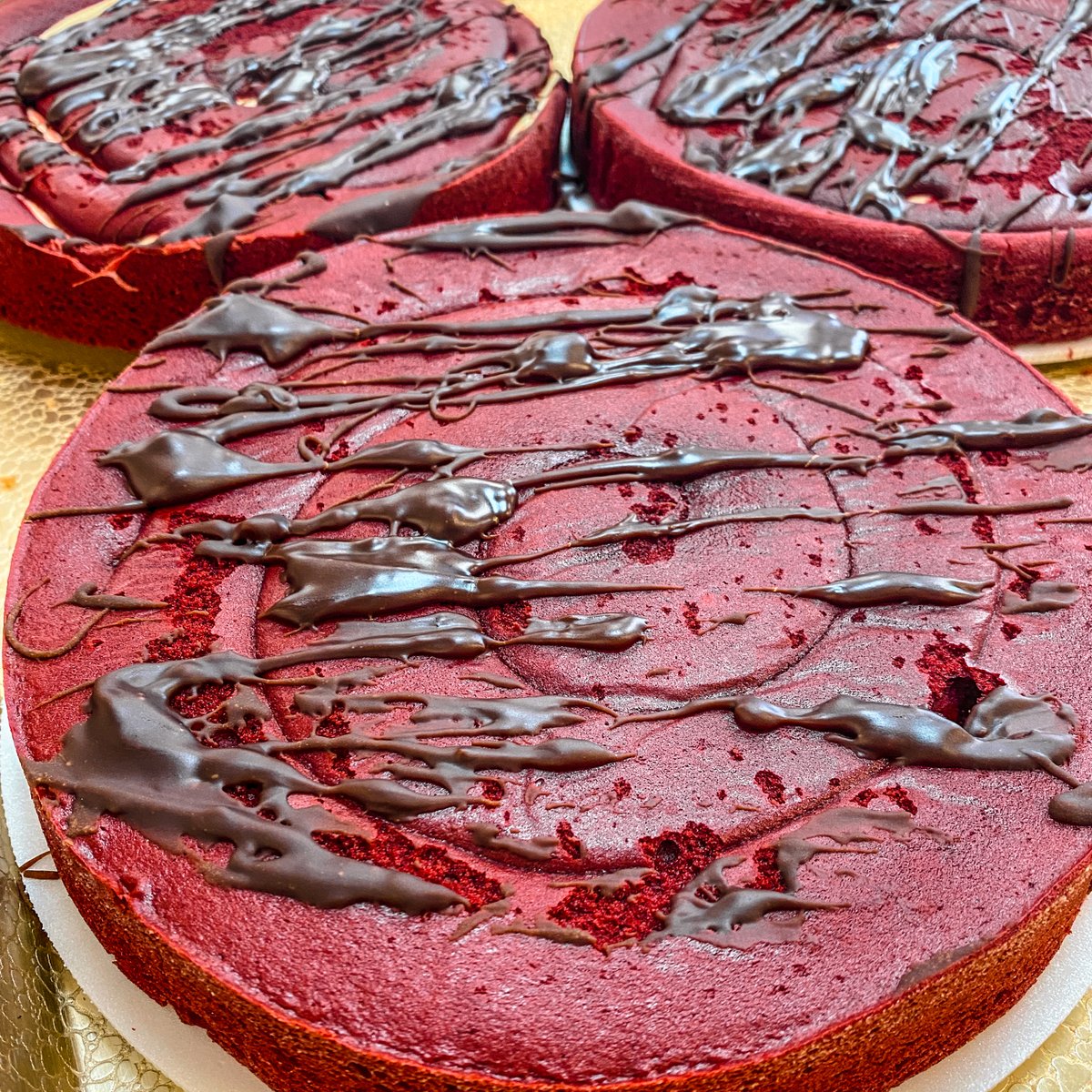 Our feature this week is Red Velvet Cream Cheese Cake!
Make sure to swing by and grab a sample!
#pastries #cookies #cakes #smallbusiness
#florissant #paczki #familyowned #helferspastries #featureoftheweek
