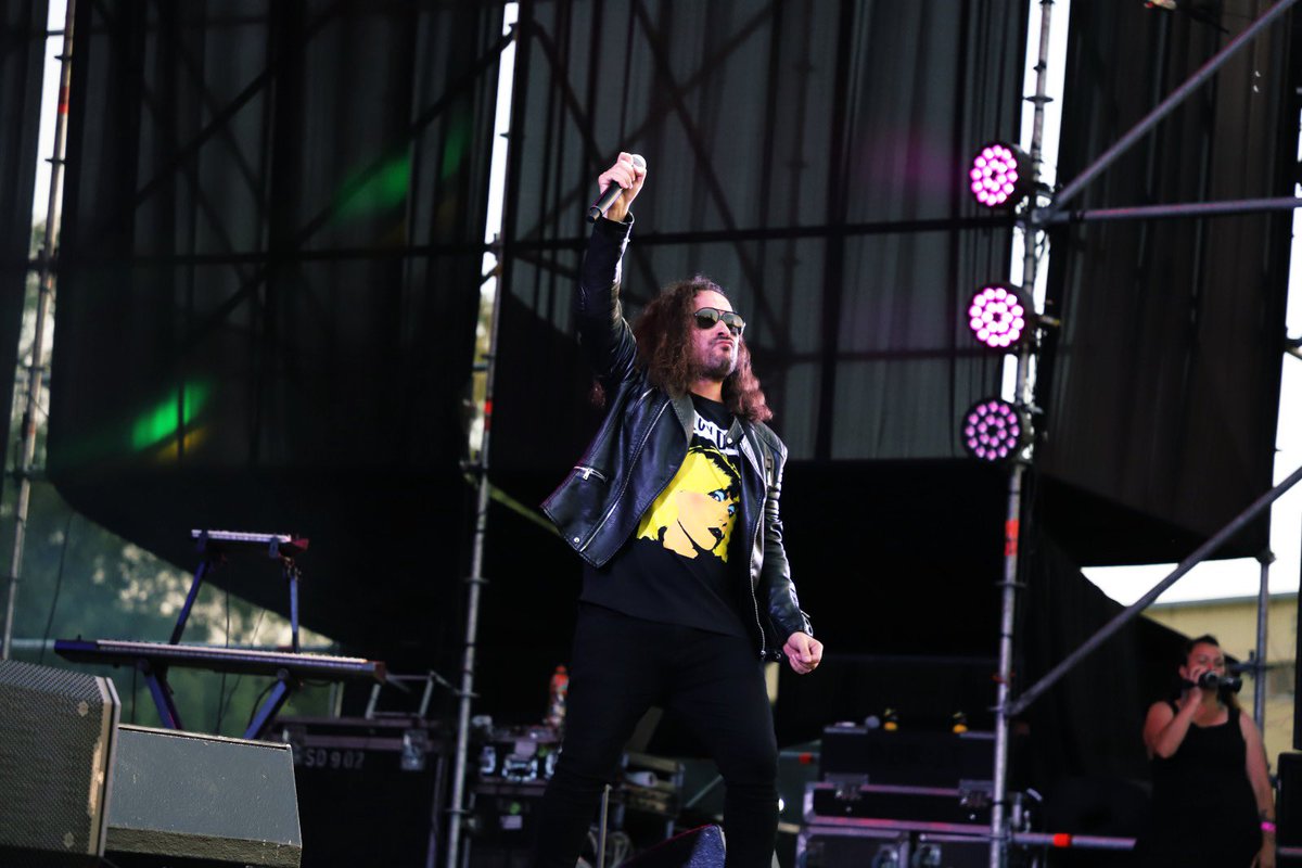 LiarFaces's tweet photo. Fue un show extraordinario ante el bellísimo público de Peñalolén 👏🏻🙌🏻.
Liar Faces From Hell en vivo. Festival Verano con Pasión 2024. https://t.co/8dCPj2yEZW