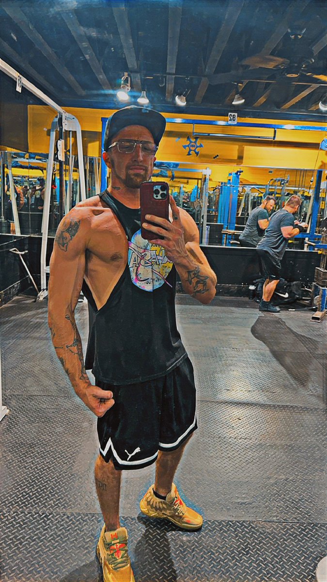 IowasAG's tweet photo. Been in the gym TOUGH recently 💪🏽💯😎 #gymrat #gymlife https://t.co/OURzI0KBfe