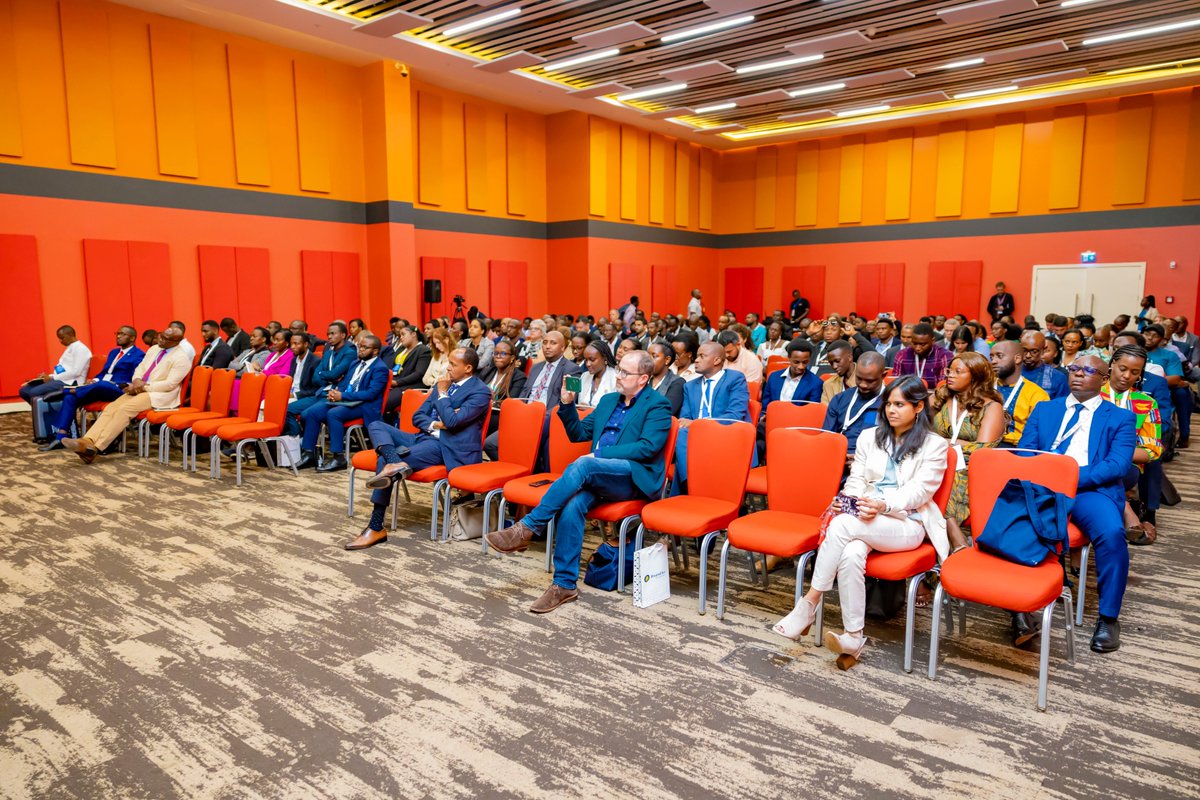 RDBrwanda's tweet photo. “We've built a nest and are now seeking those with the birds to lay eggs. We are ready and looking for investors who can invest through Rwanda while exploring opportunities in the region." - Rwanda Finance Limited CEO @Nbarigye while presenting Rwanda's financial sector ambitions at the UK-Rwanda Business Forum.

@Kigali_IFC | #UKRwBusinessForum | #InvestInRwanda | #GoFarGoTogether🇷🇼🇬🇧