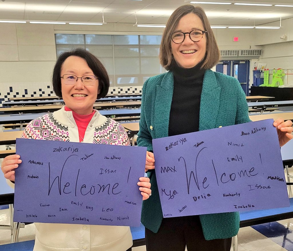 BraddockElem's tweet image. Very honored and EXCITED to WELCOME @USChess Federation Director, Carol Meyer &amp;amp; Ranae Bartlett, Director of Operations to our Tuesday morning Chess Club Meeting! PROUD of our Students! @FCPSSupt @FCPSRegion6 @Gponce_Schools @FCPS_TitleI @MrsDowling28 @APLopezFCPS @CKNCHESS 🦅💙♟️
