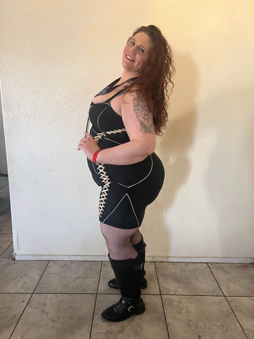 I&rsquo;m tested and available for paid shoots and select content share in Las Vegas https://t.co/x8vXX106